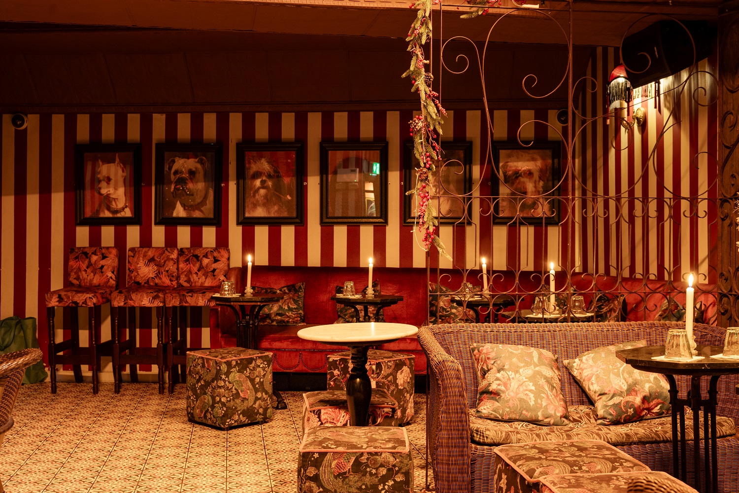 Pub for Sale Temple Bar - Vintage Cocktail Club