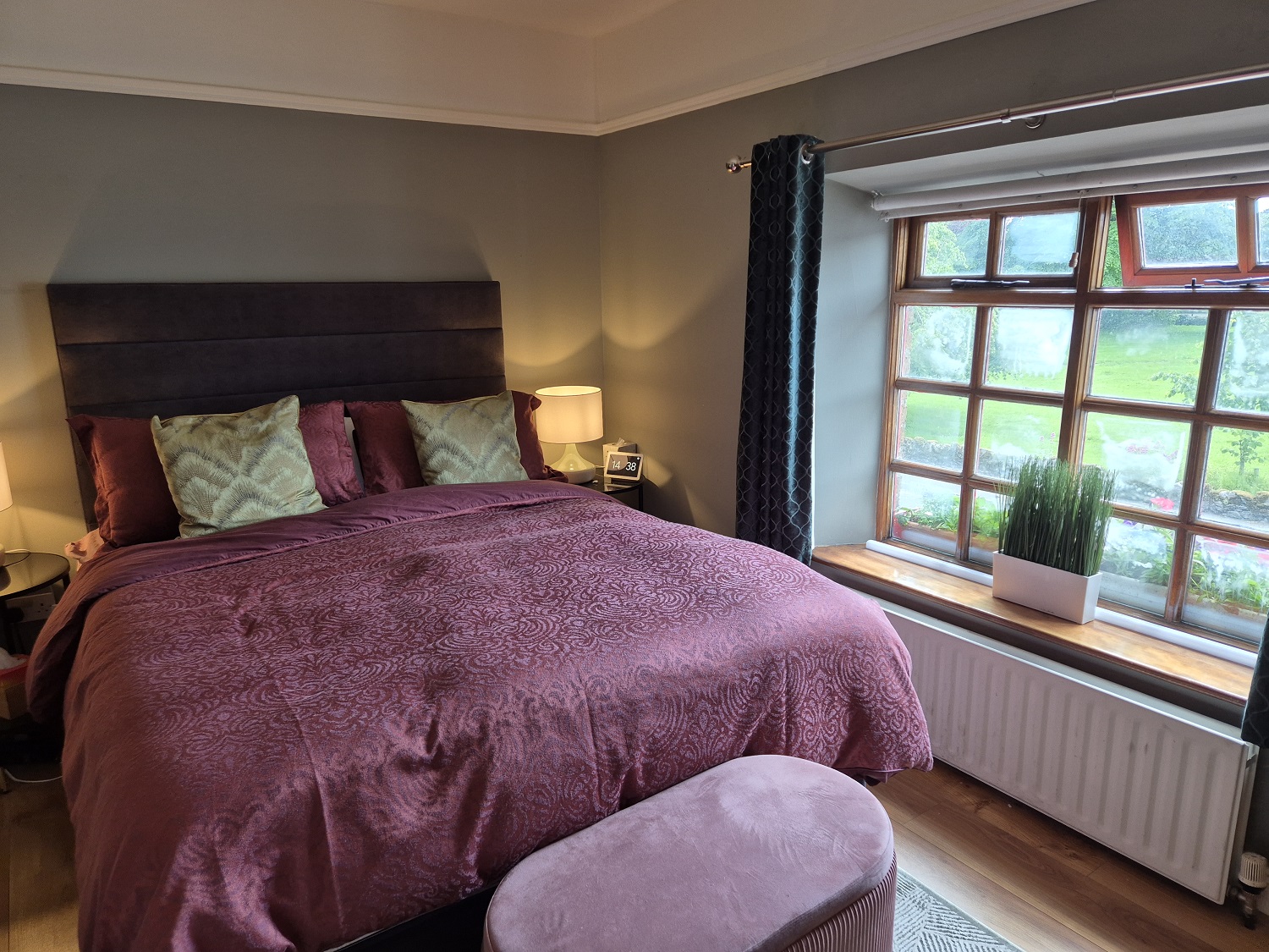 pub with living quarters for sale